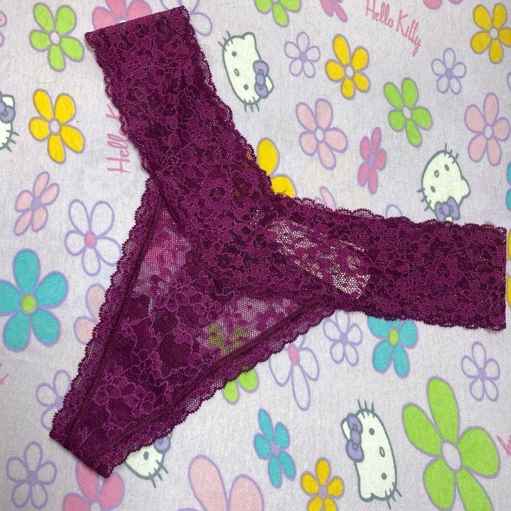 VICTORIA'S SECRET PURPLE LACE THONG